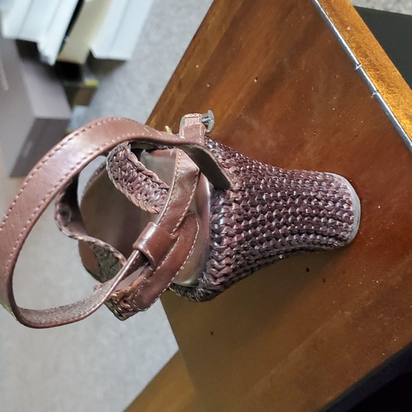 Sandals - Picture 3 of 4